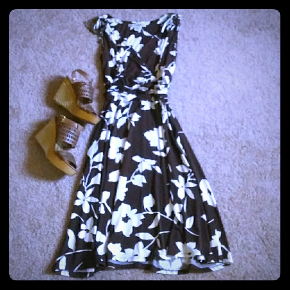 Mid length Floral Brown & White Dress 6P